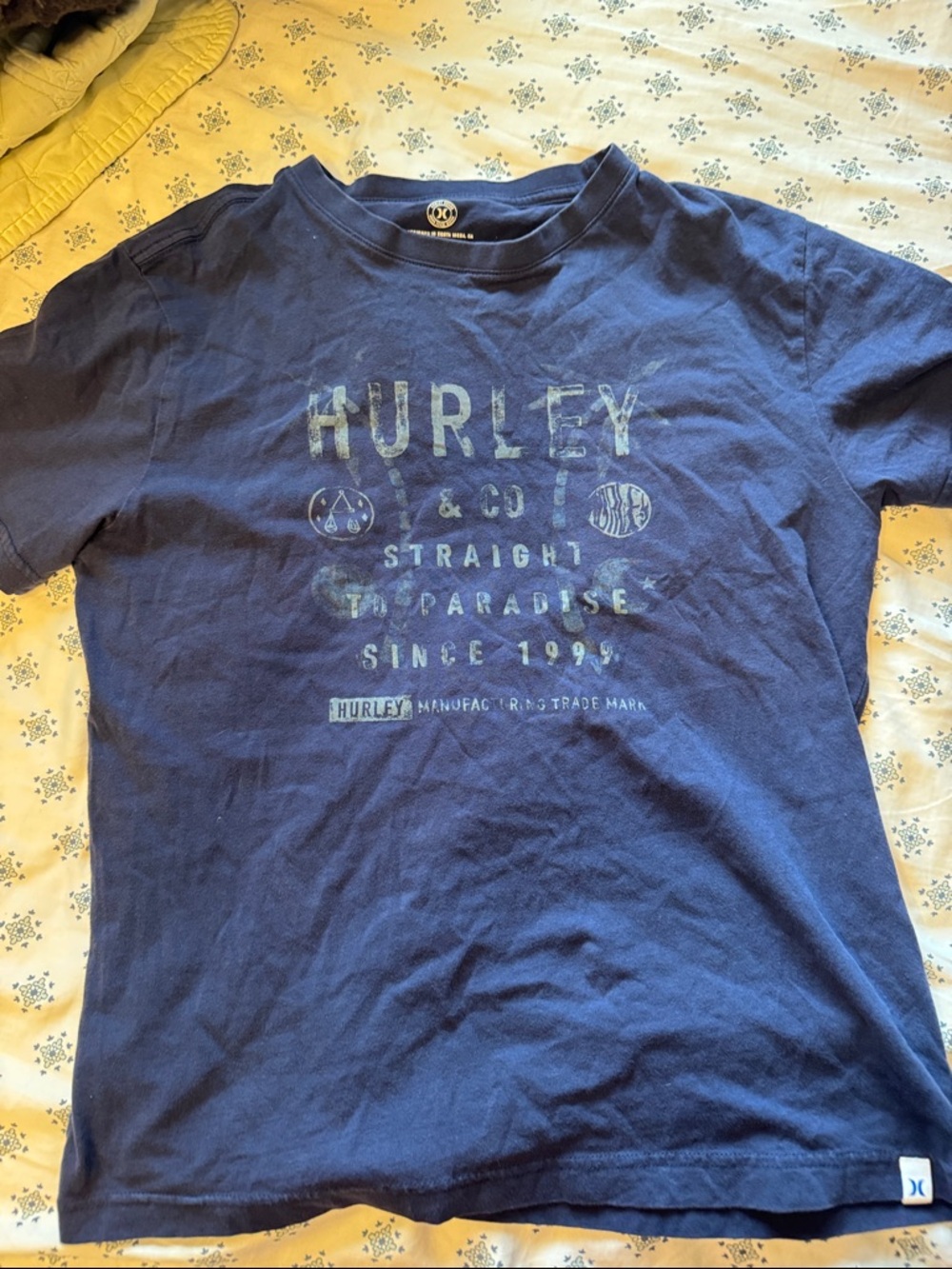 Men Small Hurley Surf T shirt